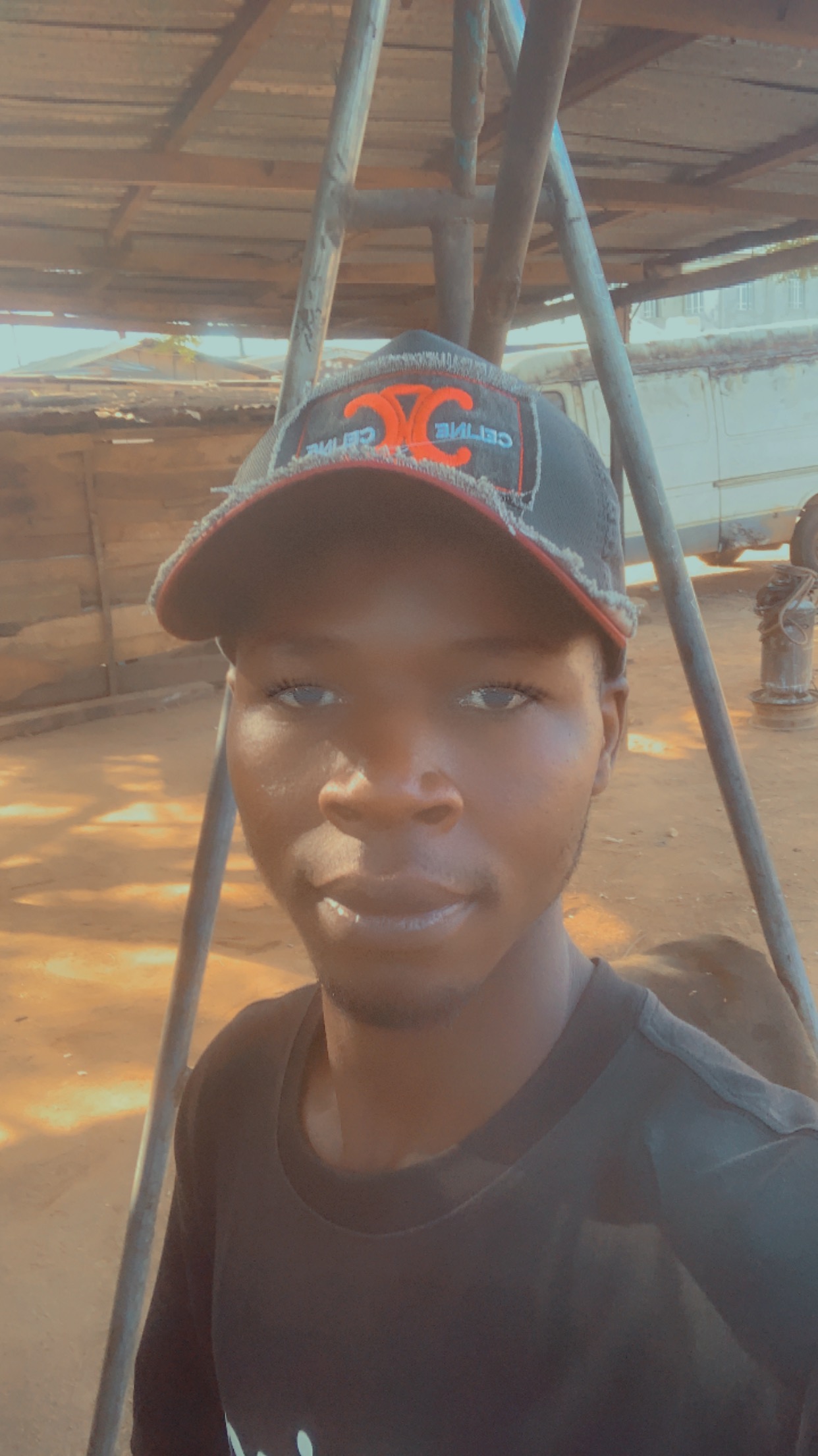 Aliu  Denix