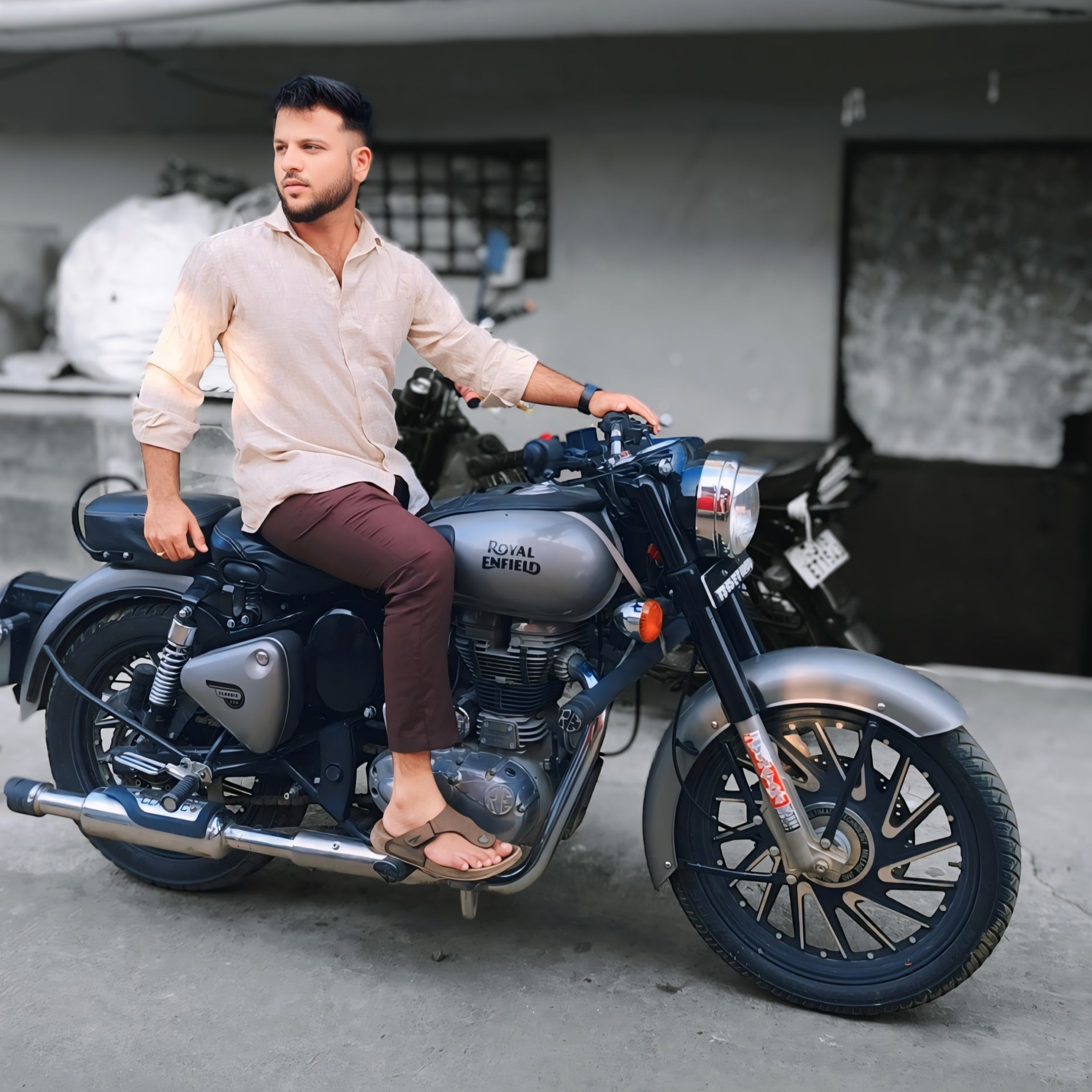 Anwar Hussain