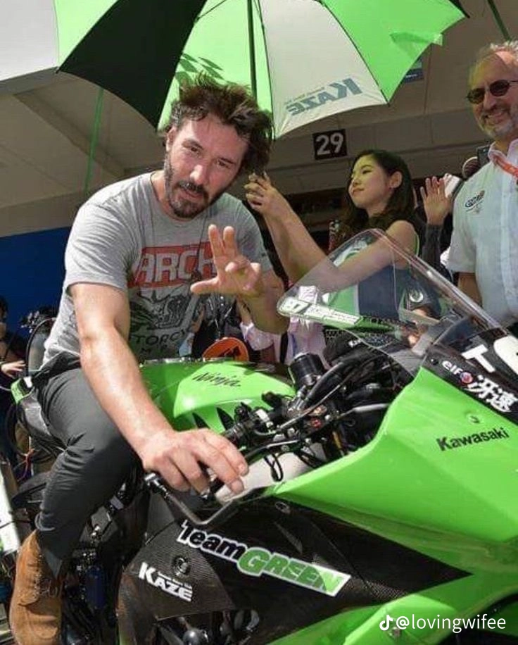 Keanu  Reeves